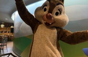 Garden Grill character dine at Epcot, Disney World