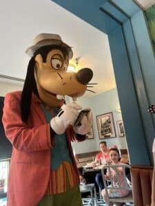 Enjoy Goofy at Hollywood & Vine in Hollywood Studios, Disney World