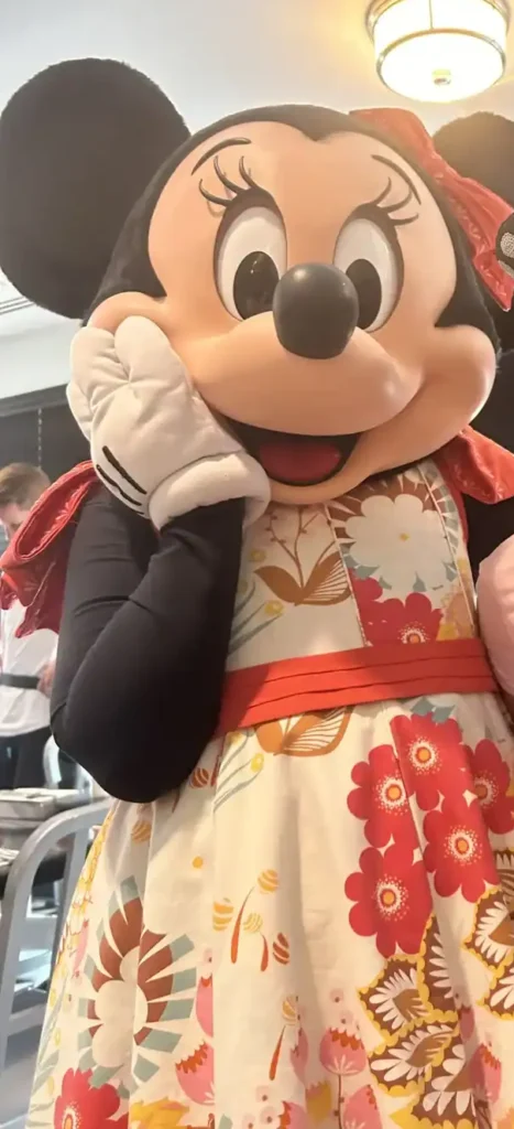Minnie Mouse at Hollywood and Vine, Hollywood Studios, Disney World