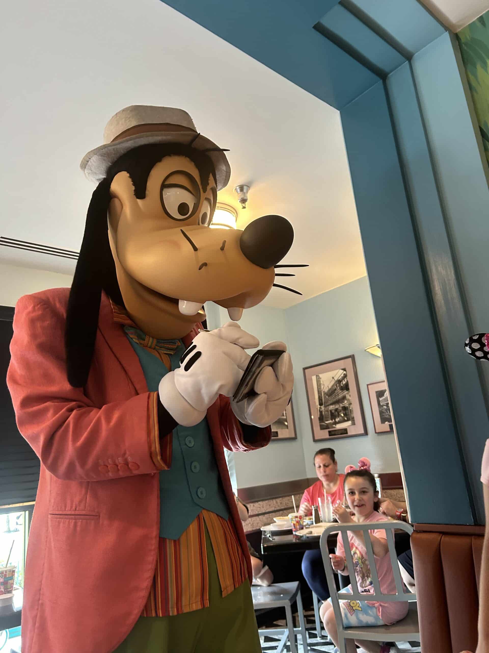 Goofy character at Hollywood and Vine dining Disney Hollywood Studios