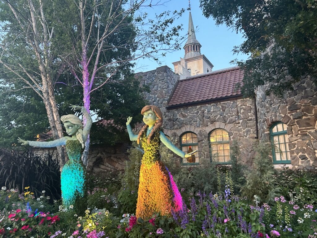 Anna and Elsa Topiary at Epcot