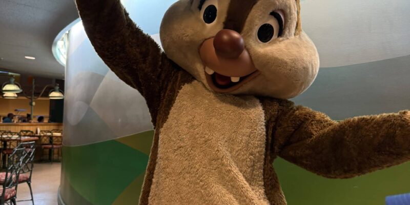 Garden Grill Review at Epcot: Best Relaxed Character Dining at Disney World
