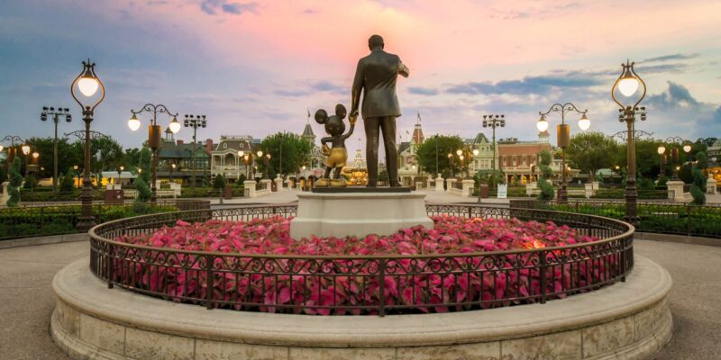 Complete 2025 Guide: Book Disney Vacation with Credit Card Points (Free Flights, Hotels & Tickets)
