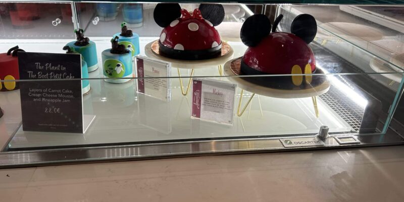Amorette’s Patisserie Cake Decorating & Epcot: Complete Day Review