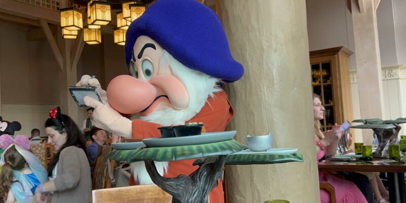 Storybook Dining at Artist Point Review: Snow White Character Meal